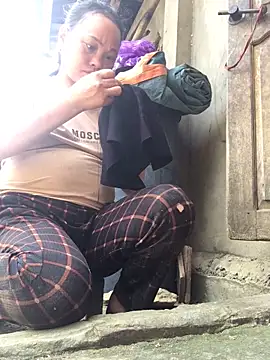 Snapshot of muimui990 chatting on February 2026 06:02:01 AM muimui990 online show from February 2026 06:02:01 AM