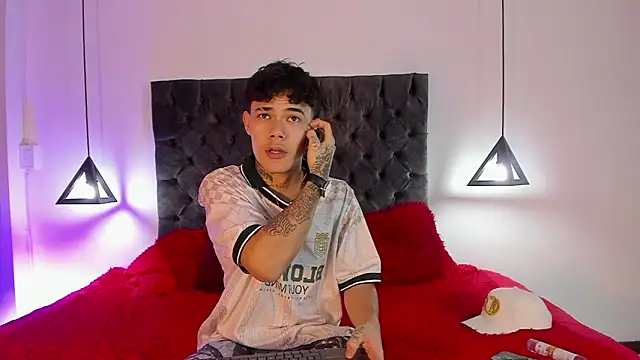 Snapshot of im_seven chatting on February 2026 04:02:02 AM im seven online show from February 2026 04:02:02 AM