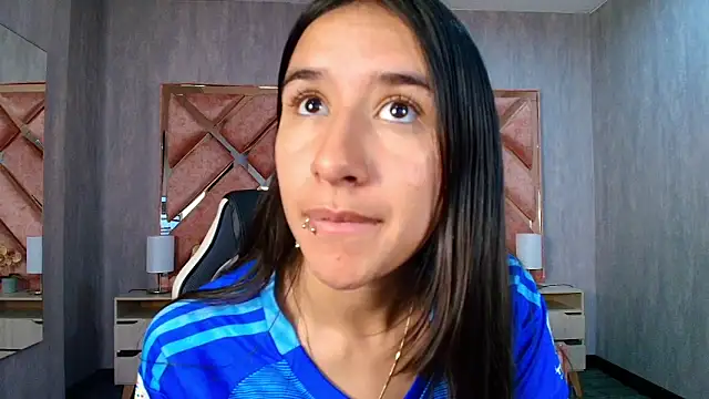 Snapshot of LilyRossi_ chatting on May 2026 01:29:02 PM LilyRossi online show from May 2026 01:29:02 PM