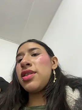Snapshot of LilyRossi_ chatting on June 2026 02:33:01 PM LilyRossi online show from June 2026 02:33:01 PM