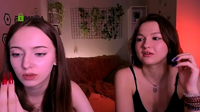 Snapshot of chloe_ley chatting on May 2026 07:09:02 PM chloe ley online show from May 2026 07:09:02 PM