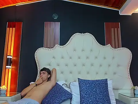 AnnyANDnoah online show from February 2026 01:01:02 PM