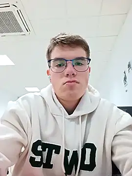 Snapshot of Alejandro27003 chatting on February 2026 10:26:02 AM Alejandro27003 online show from February 2026 10:26:02 AM