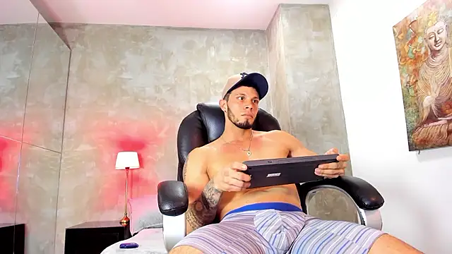 Snapshot of mike_burke chatting on February 2026 07:15:01 PM mike burke online show from February 2026 07:15:01 PM