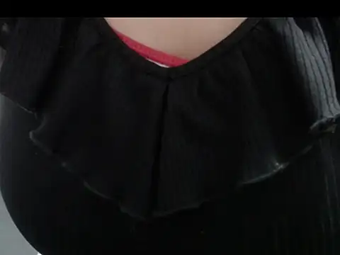 thalia perveertt online show from April 2026 06:32:02 PM