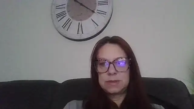 Snapshot of Cara-CurvyUK chatting on March 2026 10:22:02 AM Cara-CurvyUK online show from March 2026 10:22:02 AM