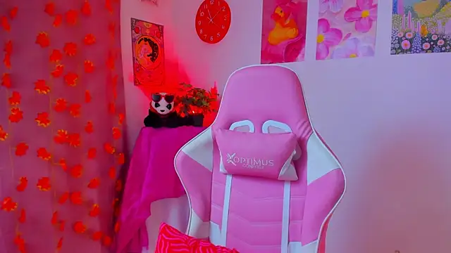 Madeline 21 online show from April 2026 05:08:02 AM