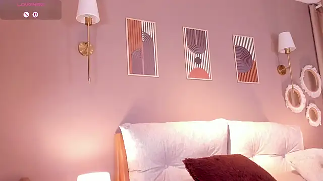 Agata Laurent  online show from July 2026 12:28:01 AM