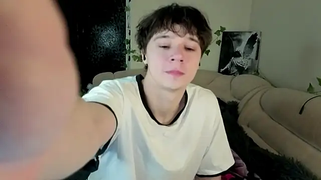 AnthonyCuutie online show from April 2026 06:43:02 AM