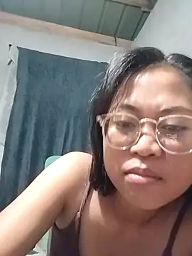 Snapshot of angelpinay44 chatting on April 2026 03:31:02 PM angelpinay44 online show from April 2026 03:31:02 PM