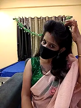 Snapshot of Tinaa_baby chatting on May 2026 10:10:01 AM Tinaa baby online show from May 2026 10:10:01 AM