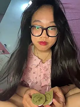 Leeeeiu online show from April 2026 03:27:02 PM