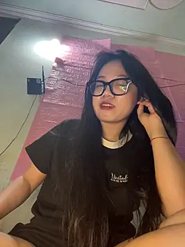 Leeeeiu online show from May 2026 03:17:02 PM