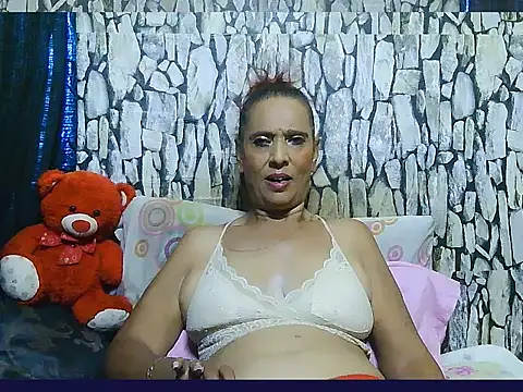 Snapshot of Hot_queen58 chatting on April 2026 04:45:02 PM Hot queen58 online show from April 2026 04:45:02 PM