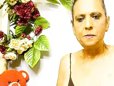 Snapshot of Hot_queen58 chatting on May 2026 06:43:02 AM Hot queen58 online show from May 2026 06:43:02 AM