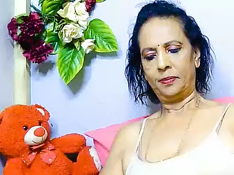 Snapshot of Hot_queen58 chatting on May 2026 06:09:01 PM Hot queen58 online show from May 2026 06:09:01 PM