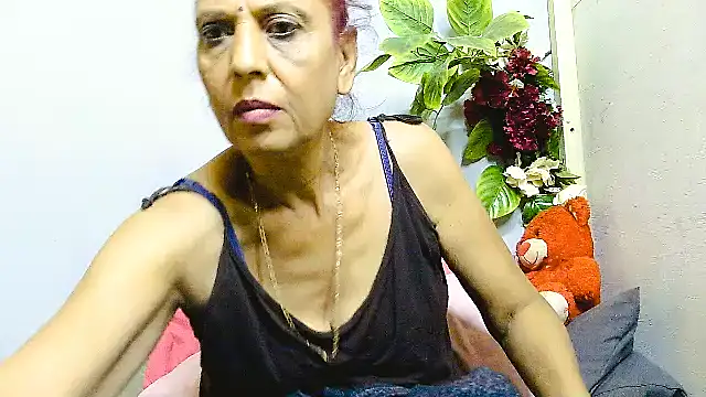 Snapshot of Hot_queen58 chatting on June 2026 06:25:02 AM Hot queen58 online show from June 2026 06:25:02 AM