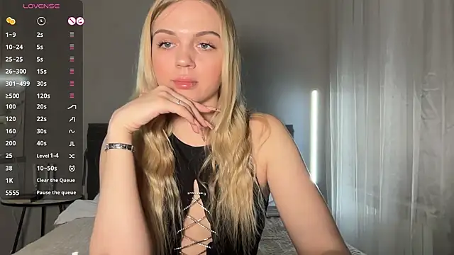 AlexaDeviliciouss online show from April 2026 03:10:02 PM