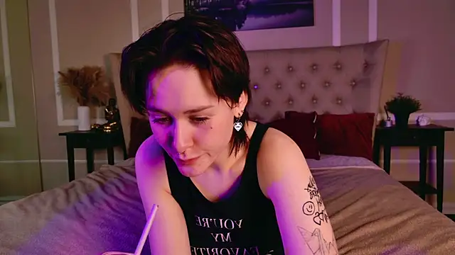 BlackLunaa online show from March 2026 03:40:02 PM