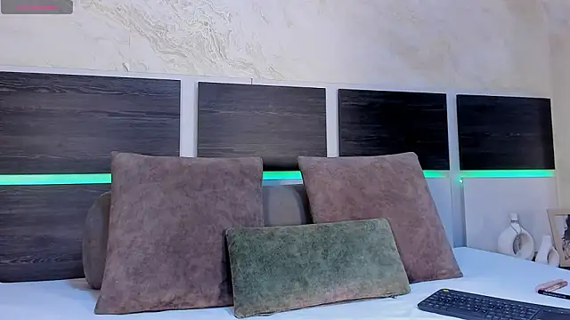 Natalia Cruzz online show from March 2026 08:01:01 PM