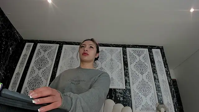 AngelinaAustin online show from April 2026 01:06:01 PM