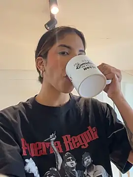 VioletaHills  online show from April 2026 01:31:01 PM