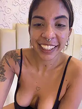 Snapshot of VioletaHills_ chatting on April 2026 02:55:02 PM VioletaHills online show from April 2026 02:55:02 PM