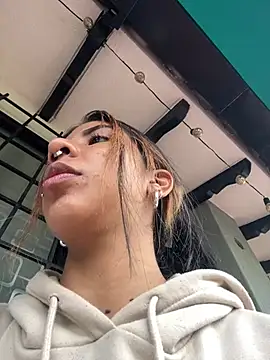 Snapshot of VioletaHills_ chatting on May 2026 11:59:02 AM VioletaHills online show from May 2026 11:59:02 AM