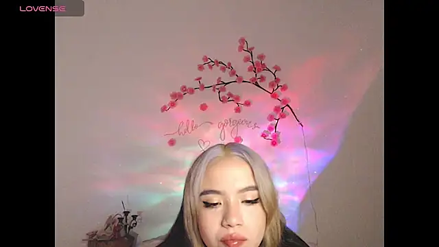 Snapshot of sweet_molly420 chatting on June 2026 08:10:02 PM sweet molly420 online show from June 2026 08:10:02 PM