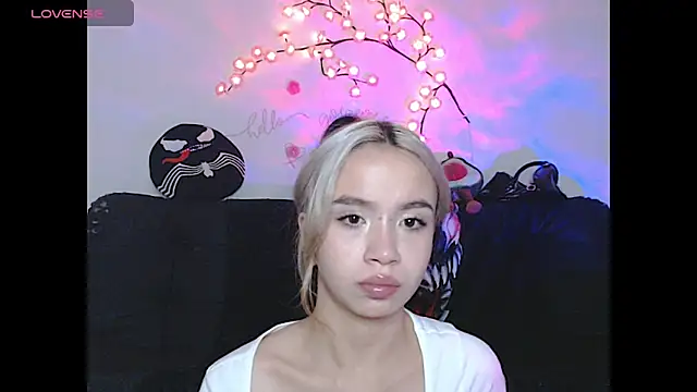 Snapshot of sweet_molly420 chatting on July 2026 03:23:01 AM sweet molly420 online show from July 2026 03:23:01 AM