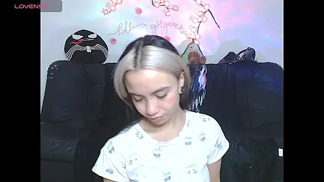 Snapshot of sweet_molly420 chatting on July 2026 10:38:02 PM sweet molly420 online show from July 2026 10:38:02 PM