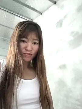 Lilinn  online show from April 2026 11:02:02 PM