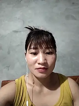 Snapshot of Lilinn_ chatting on April 2026 01:03:02 PM Lilinn online show from April 2026 01:03:02 PM