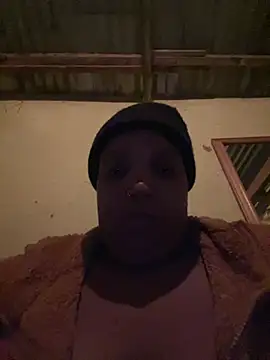 Snapshot of friendlybitch22 chatting on May 2026 04:35:02 PM friendlybitch22 online show from May 2026 04:35:02 PM