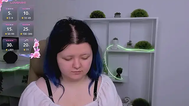 Lunaar  online show from March 2026 06:41:03 AM