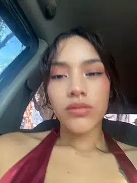 Mia-villalobos online show from May 2026 01:17:02 PM