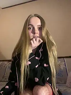 LunaVey online show from May 2026 06:16:02 PM
