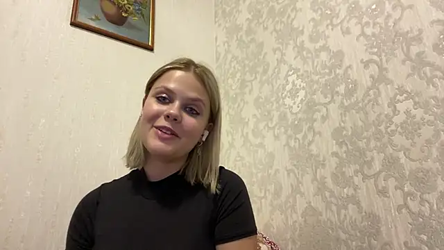 Snapshot of RoyalNovaX chatting on March 2026 01:18:01 PM RoyalNovaX online show from March 2026 01:18:01 PM