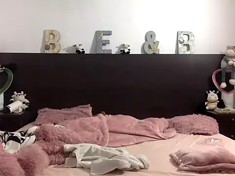 mommy-Milf online show from March 2026 02:05:02 AM