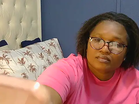 Cuddle Zee online show from May 2026 04:15:02 PM