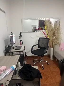 Emi rousse online show from March 2026 11:59:02 AM