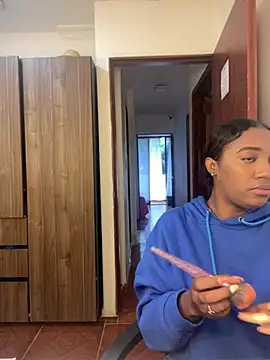 Emi rousse online show from April 2026 01:12:02 PM