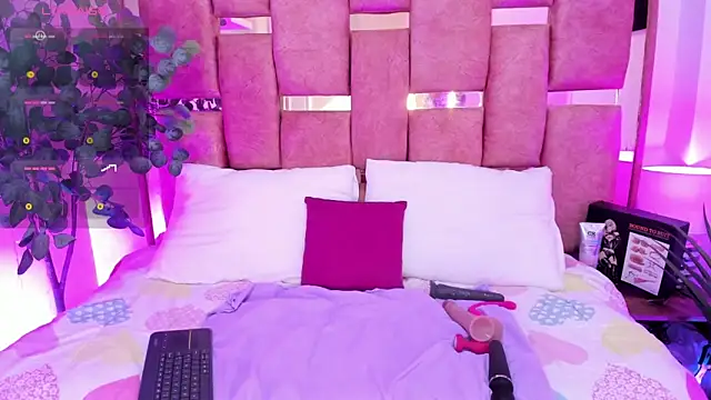 lucy davies online show from March 2026 12:12:01 PM