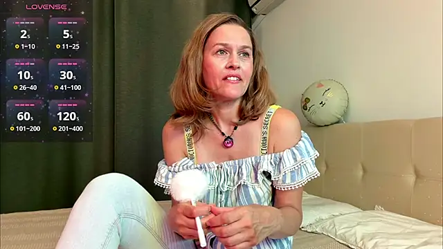 Lizacams online show from July 2026 05:06:01 PM