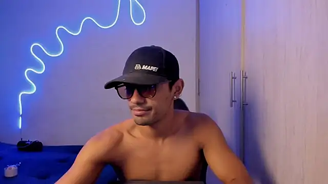 jossi12345j online show from April 2026 12:47:02 PM