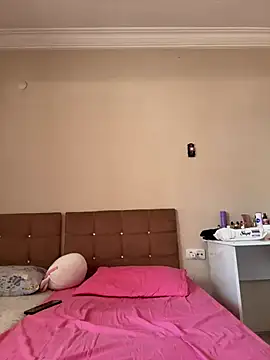 Snapshot of emree-pelinn chatting on March 2026 10:33:01 AM emree-pelinn online show from March 2026 10:33:01 AM