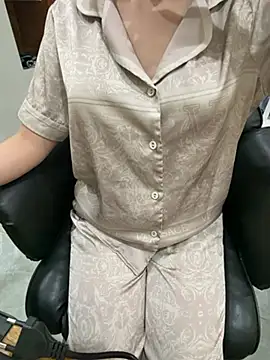 MiuLuxe online show from March 2026 12:34:01 PM