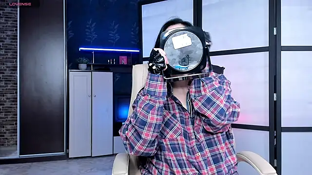 Lucky Milf online show from April 2026 02:03:01 PM