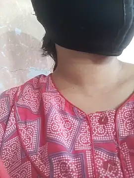 Snapshot of Tamillaxmi12 chatting on March 2026 01:43:02 AM Tamillaxmi12 online show from March 2026 01:43:02 AM