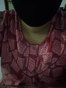 Snapshot of Tamillaxmi12 chatting on April 2026 02:14:02 PM Tamillaxmi12 online show from April 2026 02:14:02 PM